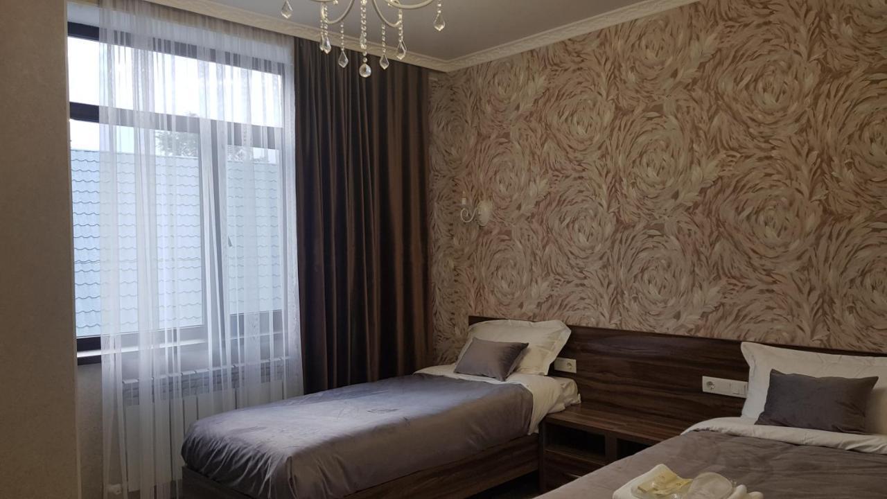 Nomad Hotel Bishkek Halal Exteriör bild