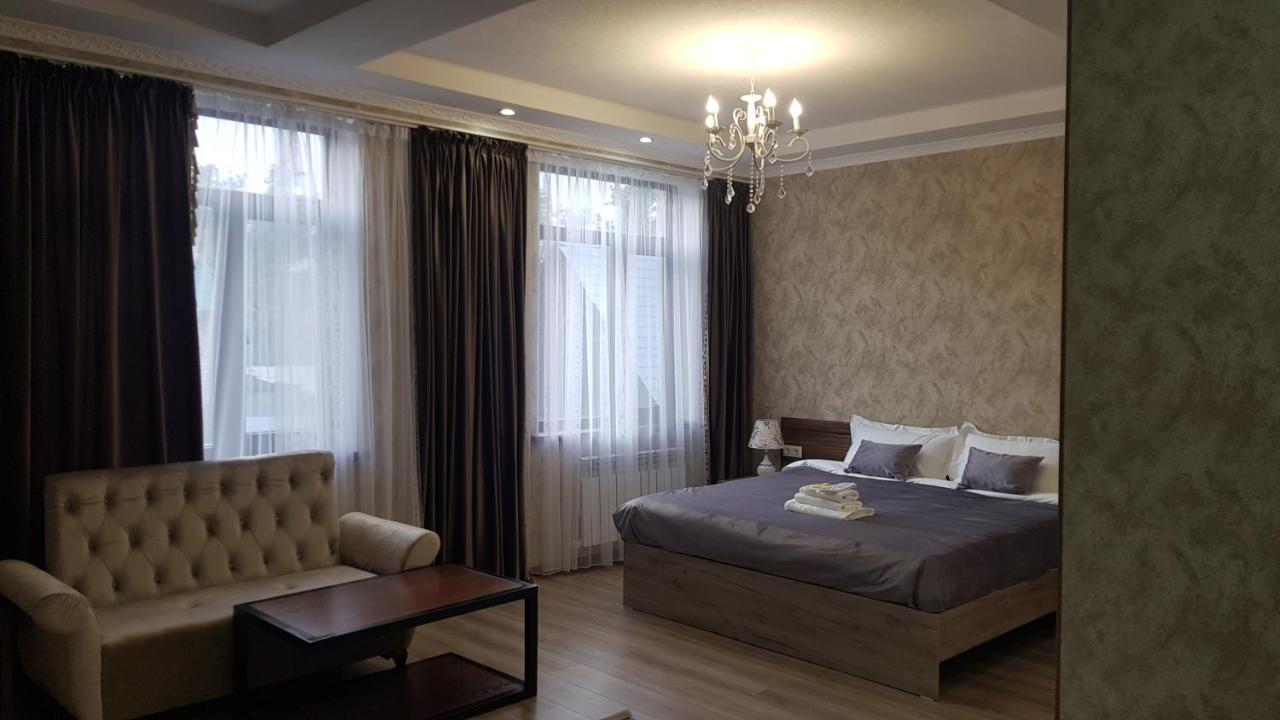 Nomad Hotel Bishkek Halal Exteriör bild