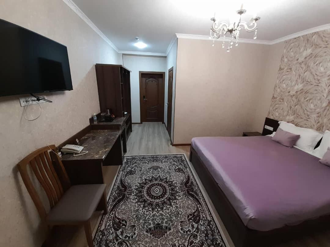 Nomad Hotel Bishkek Halal Exteriör bild